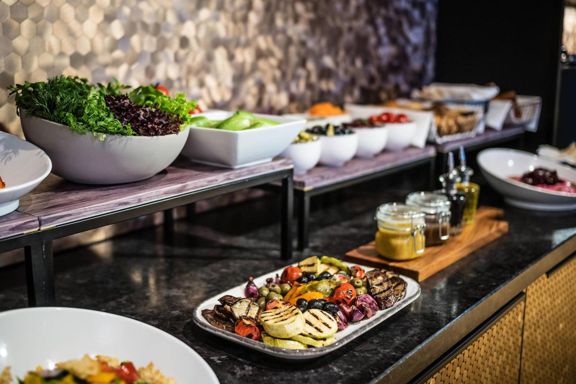 Courtyard By Marriott 4* باكو