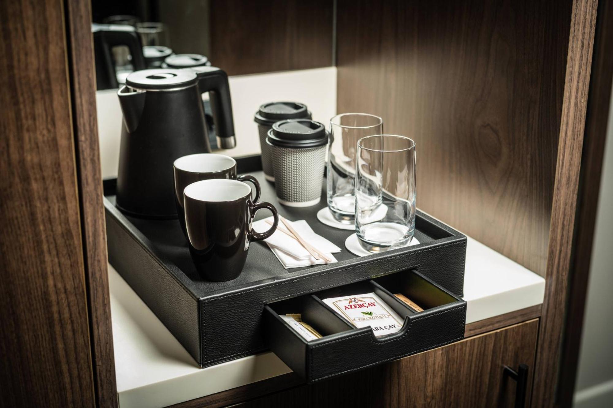 Courtyard By Marriott Hotel