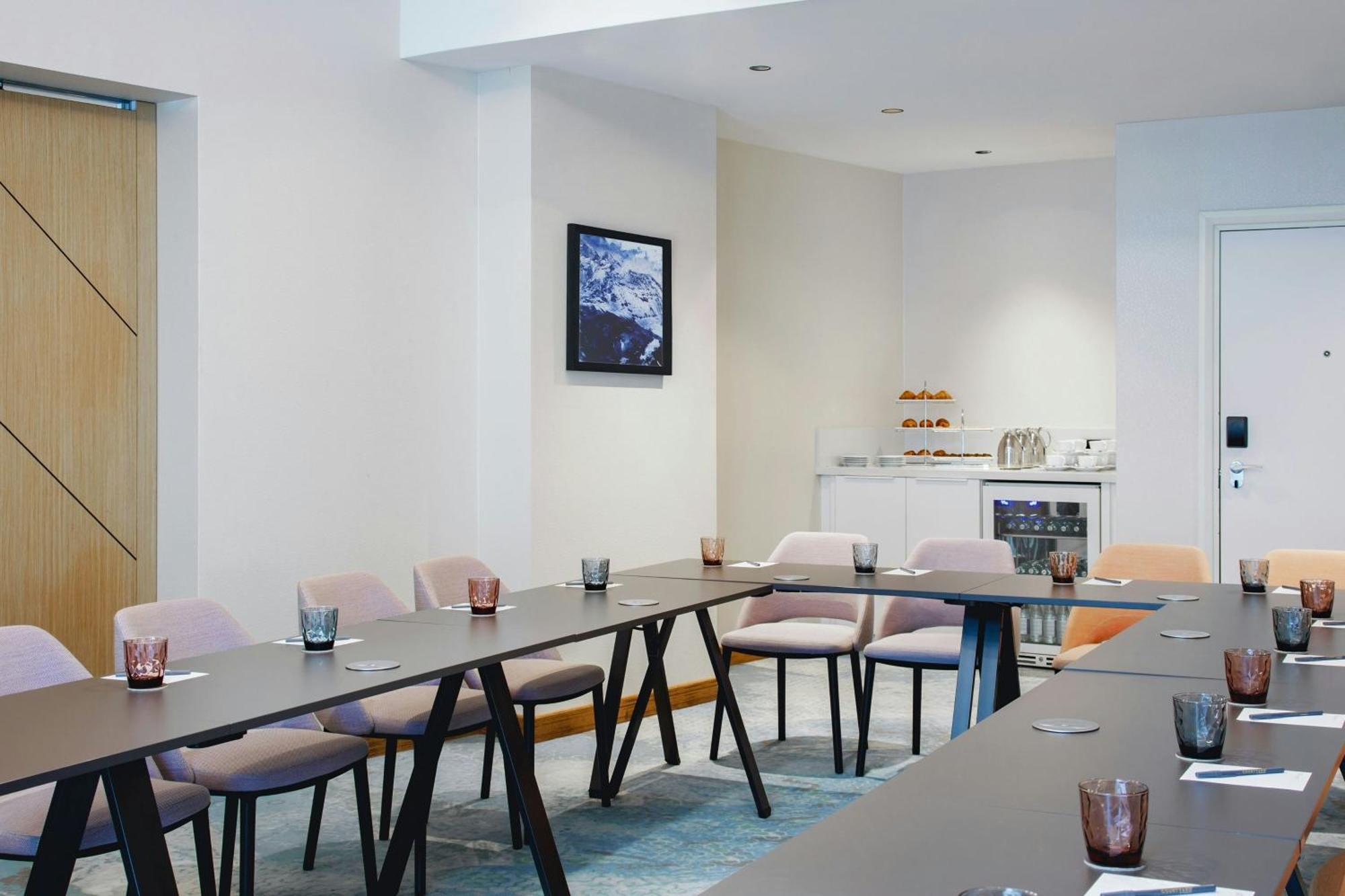 Courtyard By Marriott باكو