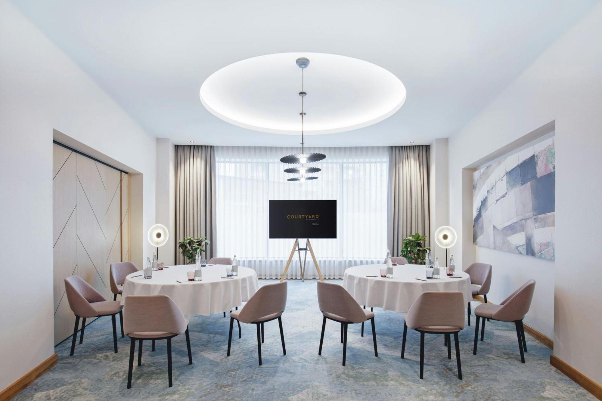 فندق Courtyard By Marriott باكو